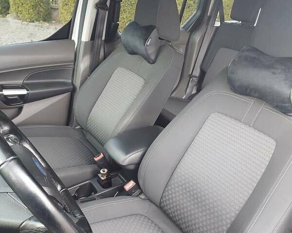 Серый Форд Турнео Коннект, объемом двигателя 1.5 л и пробегом 236 тыс. км за 20500 $, фото 50 на Automoto.ua