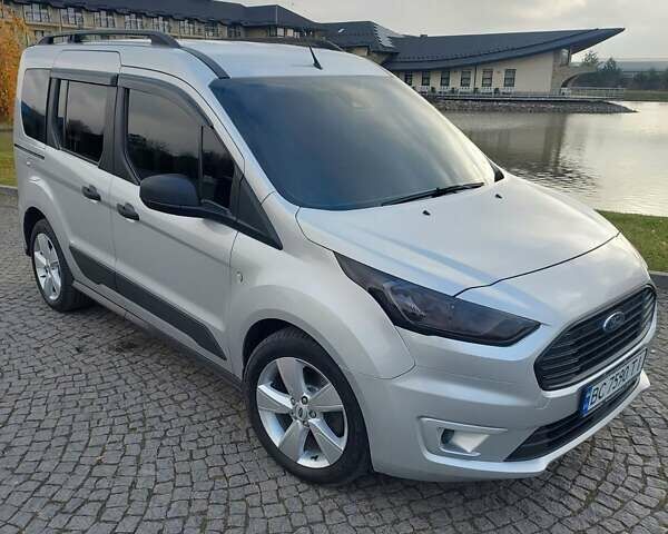 Серый Форд Турнео Коннект, объемом двигателя 1.5 л и пробегом 236 тыс. км за 20500 $, фото 2 на Automoto.ua