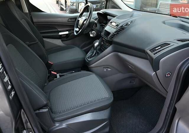 Серый Форд Турнео Коннект, объемом двигателя 1.56 л и пробегом 49 тыс. км за 18323 $, фото 5 на Automoto.ua