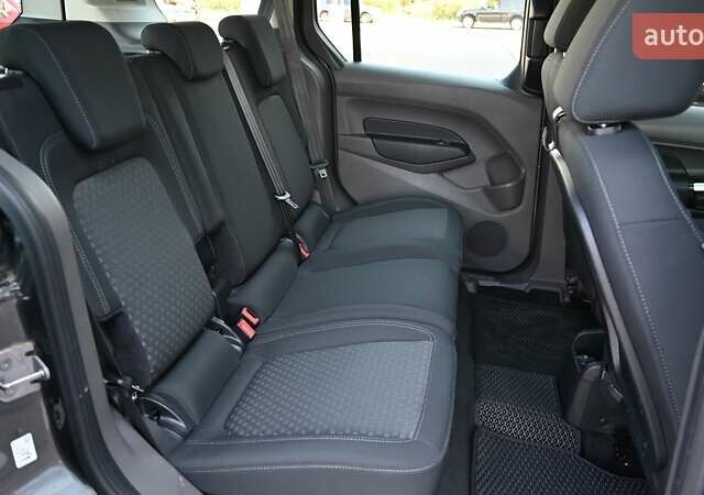 Серый Форд Турнео Коннект, объемом двигателя 1.56 л и пробегом 49 тыс. км за 18323 $, фото 6 на Automoto.ua