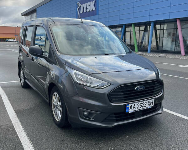 Серый Форд Турнео Коннект, объемом двигателя 1.5 л и пробегом 288 тыс. км за 15500 $, фото 2 на Automoto.ua