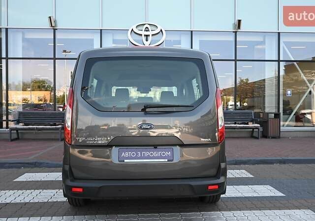 Серый Форд Турнео Коннект, объемом двигателя 1.56 л и пробегом 49 тыс. км за 18323 $, фото 3 на Automoto.ua