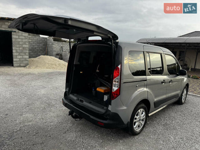 Серый Форд Турнео Коннект, объемом двигателя 1.5 л и пробегом 60 тыс. км за 15800 $, фото 15 на Automoto.ua