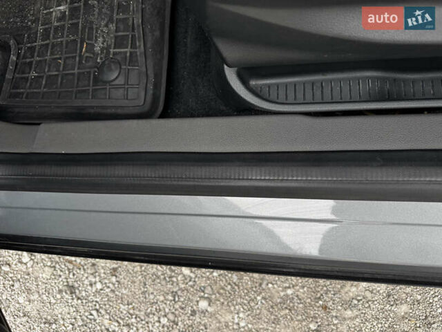 Серый Форд Турнео Коннект, объемом двигателя 1.5 л и пробегом 60 тыс. км за 15800 $, фото 13 на Automoto.ua