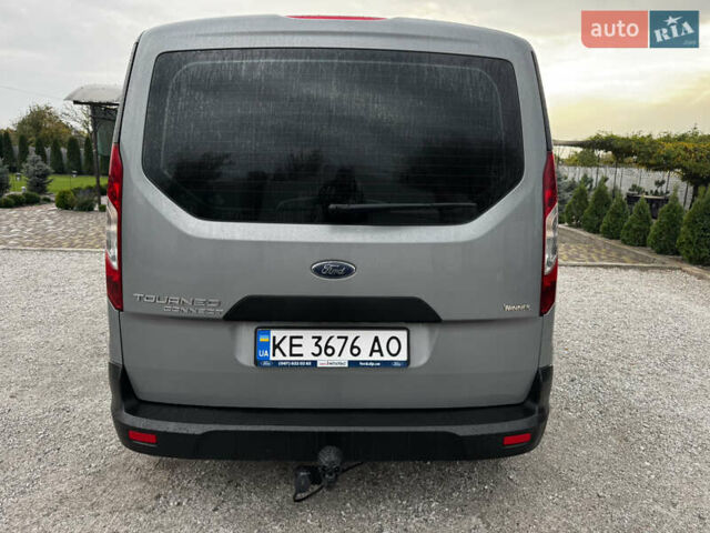 Серый Форд Турнео Коннект, объемом двигателя 1.5 л и пробегом 60 тыс. км за 15800 $, фото 4 на Automoto.ua