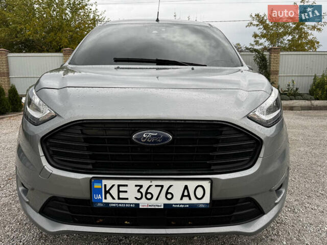 Серый Форд Турнео Коннект, объемом двигателя 1.5 л и пробегом 60 тыс. км за 15800 $, фото 10 на Automoto.ua