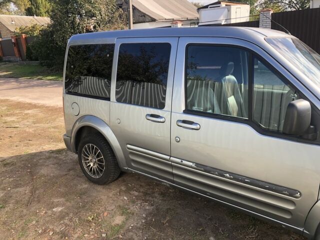 Серый Форд Турнео Коннект, объемом двигателя 1.8 л и пробегом 270 тыс. км за 3000 $, фото 5 на Automoto.ua