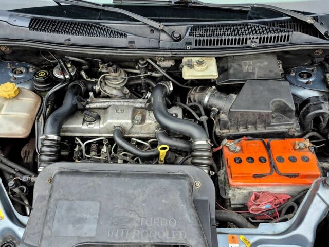 Серый Форд Турнео Коннект, объемом двигателя 1.8 л и пробегом 264 тыс. км за 4700 $, фото 10 на Automoto.ua