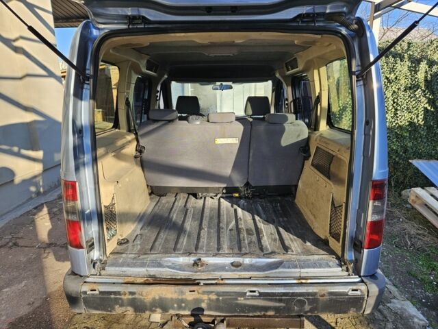 Сірий Форд Турнео Коннект, об'ємом двигуна 1.8 л та пробігом 195 тис. км за 1800 $, фото 5 на Automoto.ua