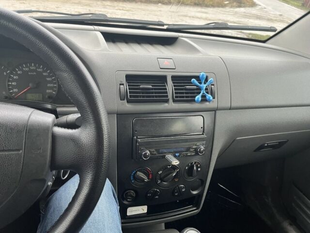 Синий Форд Турнео Коннект, объемом двигателя 1.8 л и пробегом 348 тыс. км за 4200 $, фото 12 на Automoto.ua