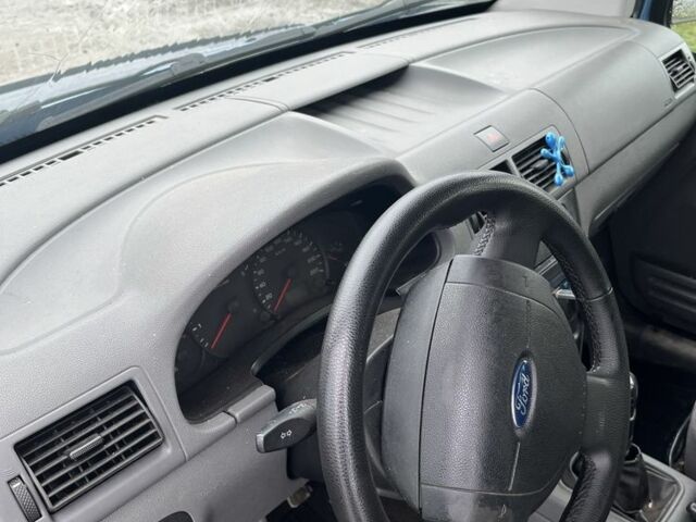 Синий Форд Турнео Коннект, объемом двигателя 1.8 л и пробегом 348 тыс. км за 4200 $, фото 8 на Automoto.ua