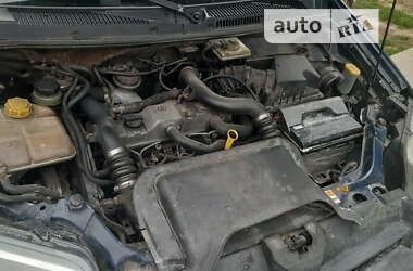 Синий Форд Турнео Коннект, объемом двигателя 1.8 л и пробегом 350 тыс. км за 3500 $, фото 5 на Automoto.ua