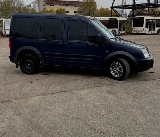 Синий Форд Турнео Коннект, объемом двигателя 1.8 л и пробегом 450 тыс. км за 4100 $, фото 5 на Automoto.ua