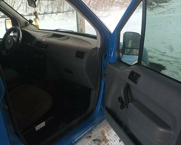 Синий Форд Турнео Коннект, объемом двигателя 1.8 л и пробегом 425 тыс. км за 4650 $, фото 11 на Automoto.ua