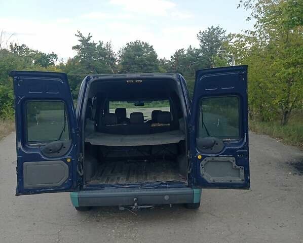 Синий Форд Турнео Коннект, объемом двигателя 1.8 л и пробегом 328 тыс. км за 3700 $, фото 4 на Automoto.ua