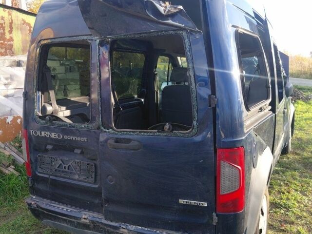 Синий Форд Турнео Коннект, объемом двигателя 2 л и пробегом 500 тыс. км за 1800 $, фото 3 на Automoto.ua