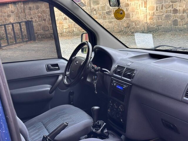 Синий Форд Турнео Коннект, объемом двигателя 1.8 л и пробегом 300 тыс. км за 4700 $, фото 11 на Automoto.ua