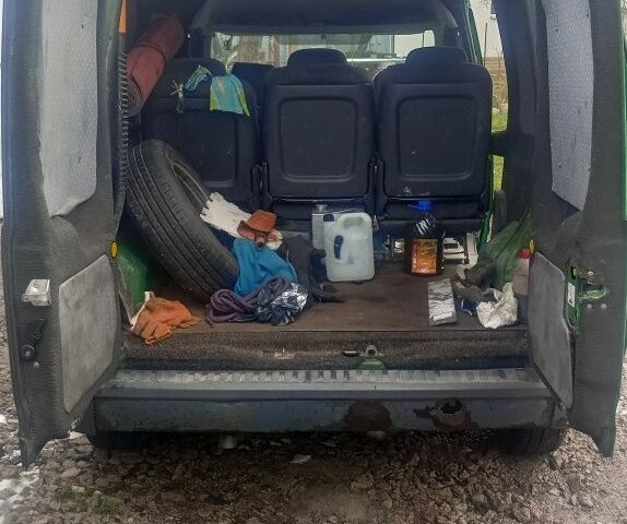 Зеленый Форд Турнео Коннект, объемом двигателя 1.8 л и пробегом 460 тыс. км за 3500 $, фото 10 на Automoto.ua