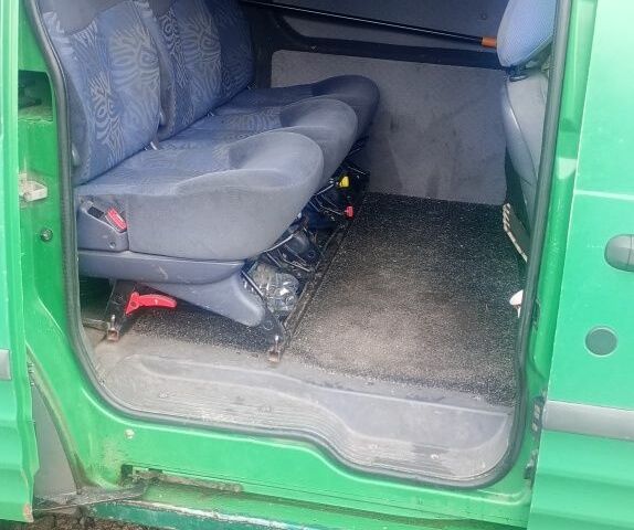 Зеленый Форд Турнео Коннект, объемом двигателя 1.8 л и пробегом 460 тыс. км за 3500 $, фото 5 на Automoto.ua