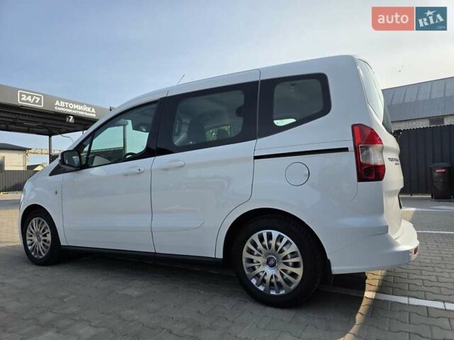 Белый Форд Tourneo Courier, объемом двигателя 1.5 л и пробегом 141 тыс. км за 9999 $, фото 9 на Automoto.ua
