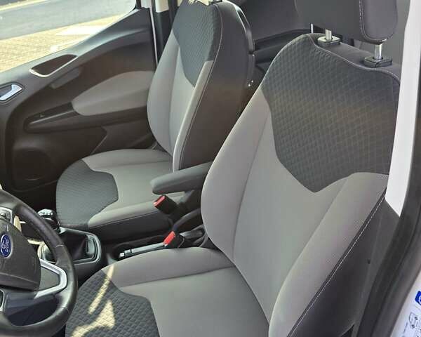 Белый Форд Tourneo Courier, объемом двигателя 1.5 л и пробегом 141 тыс. км за 9999 $, фото 16 на Automoto.ua