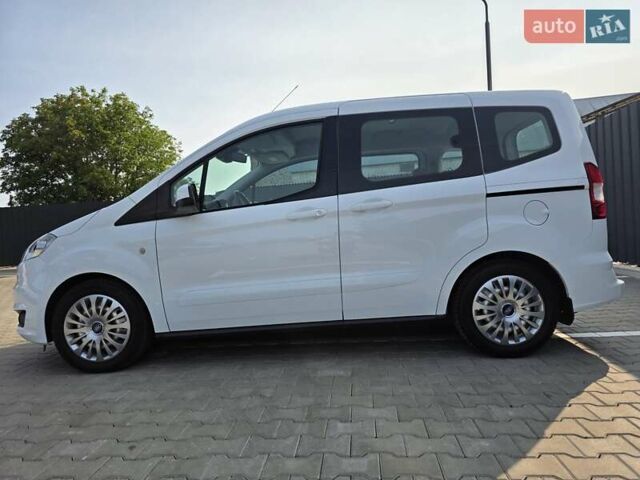 Белый Форд Tourneo Courier, объемом двигателя 1.5 л и пробегом 141 тыс. км за 9999 $, фото 11 на Automoto.ua