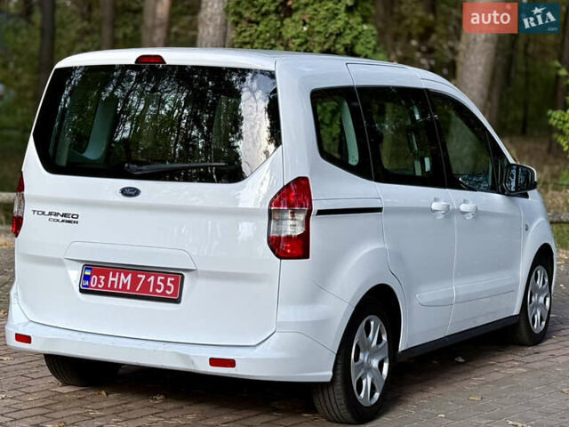 Форд Tourneo Courier 2017 в Луцке на Automoto.ua Белый Форд Tourneo Courier, объемом двигателя 1.5 л и пробегом 221 тыс. км за 9400 $, фото 5 на Automoto.ua