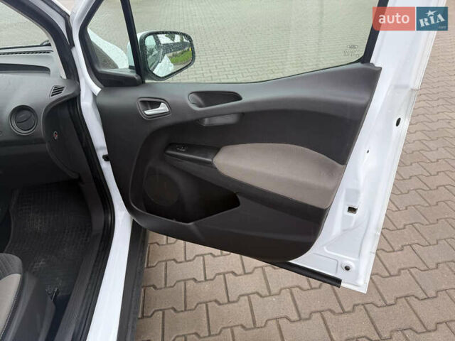 Белый Форд Tourneo Courier, объемом двигателя 1.5 л и пробегом 220 тыс. км за 8850 $, фото 16 на Automoto.ua