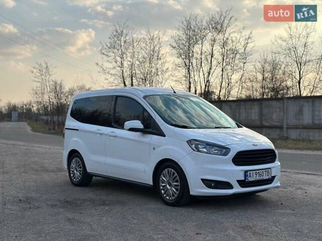 Белый Форд Tourneo Courier, объемом двигателя 1.5 л и пробегом 215 тыс. км за 10000 $, фото 1 на Automoto.ua