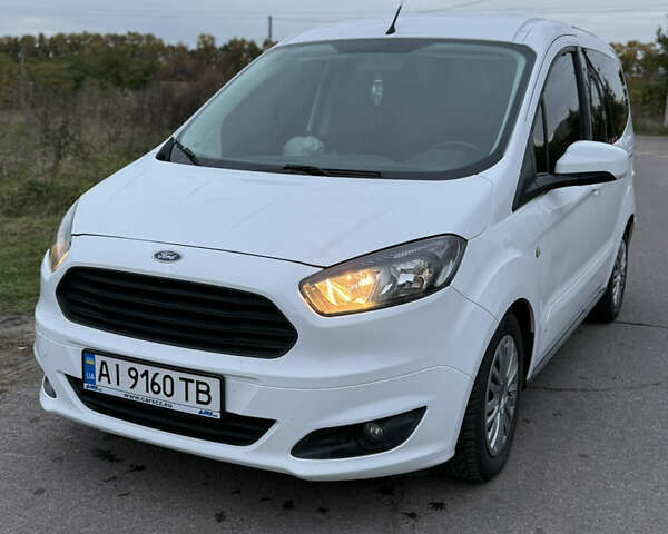 Белый Форд Tourneo Courier, объемом двигателя 1.5 л и пробегом 220 тыс. км за 9200 $, фото 7 на Automoto.ua