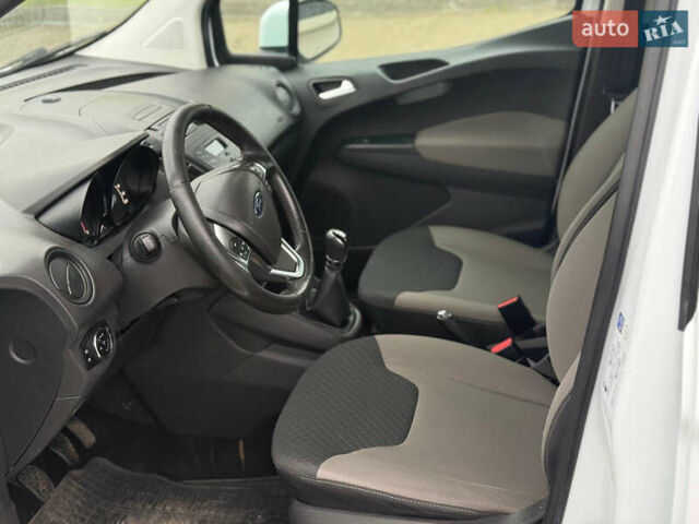 Белый Форд Tourneo Courier, объемом двигателя 1.5 л и пробегом 220 тыс. км за 8850 $, фото 10 на Automoto.ua