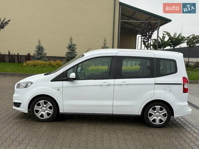Белый Форд Tourneo Courier, объемом двигателя 1.5 л и пробегом 220 тыс. км за 8850 $, фото 5 на Automoto.ua