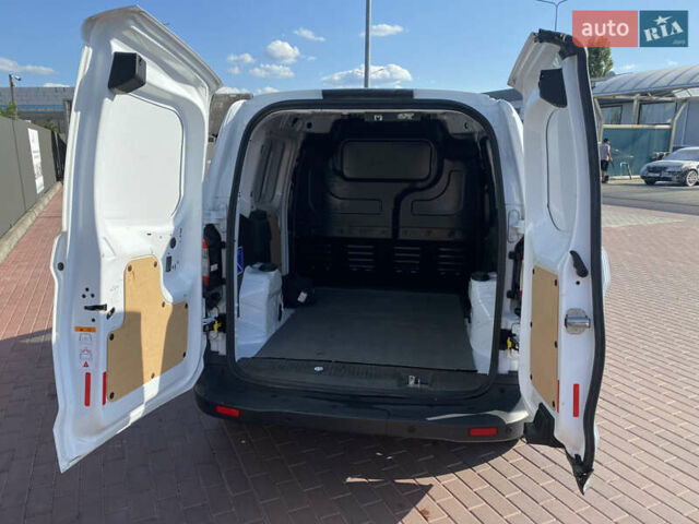 Білий Форд Tourneo Courier, об'ємом двигуна 1.5 л та пробігом 210 тис. км за 9700 $, фото 4 на Automoto.ua