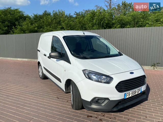 Білий Форд Tourneo Courier, об'ємом двигуна 1.5 л та пробігом 210 тис. км за 9700 $, фото 1 на Automoto.ua