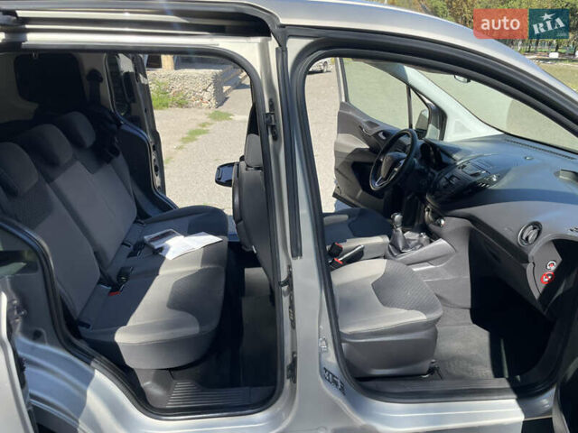 Бежевый Форд Tourneo Courier, объемом двигателя 1.5 л и пробегом 150 тыс. км за 8900 $, фото 8 на Automoto.ua