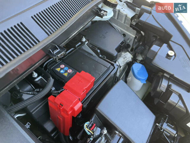 Бежевый Форд Tourneo Courier, объемом двигателя 1.5 л и пробегом 150 тыс. км за 8900 $, фото 11 на Automoto.ua