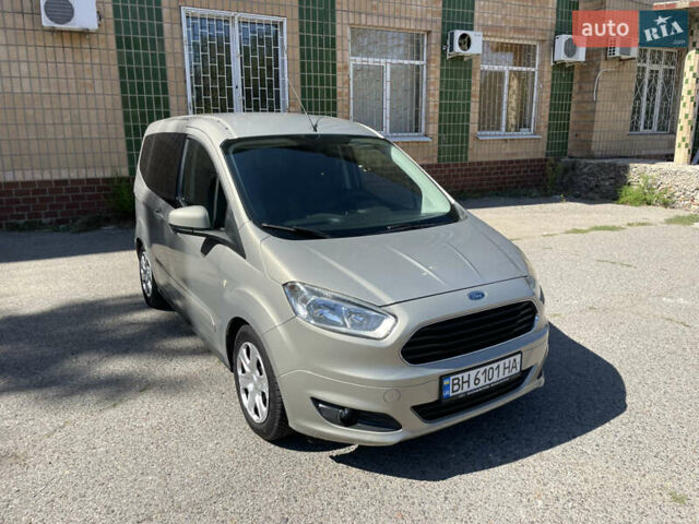 Бежевый Форд Tourneo Courier, объемом двигателя 1.5 л и пробегом 150 тыс. км за 8900 $, фото 1 на Automoto.ua