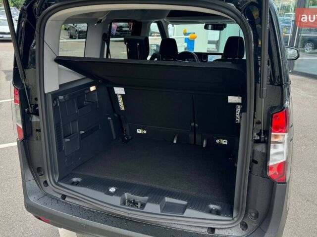 Форд Tourneo Courier, объемом двигателя 1 л и пробегом 0 тыс. км за 27995 $, фото 17 на Automoto.ua