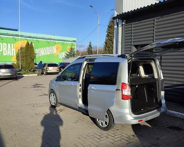 Сірий Форд Tourneo Courier, об'ємом двигуна 1.5 л та пробігом 259 тис. км за 9000 $, фото 42 на Automoto.ua