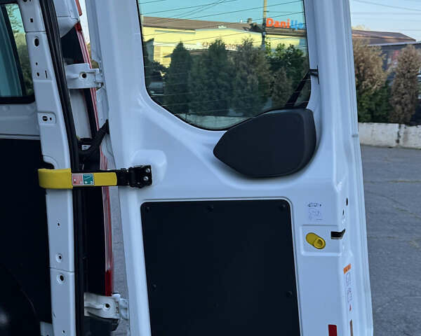 Белый Форд Турнео Кастом, объемом двигателя 2.2 л и пробегом 224 тыс. км за 16900 $, фото 29 на Automoto.ua