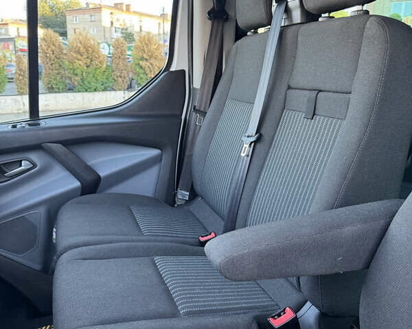 Белый Форд Турнео Кастом, объемом двигателя 2.2 л и пробегом 224 тыс. км за 16900 $, фото 33 на Automoto.ua