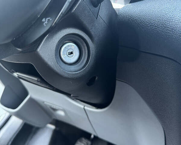 Белый Форд Турнео Кастом, объемом двигателя 2.2 л и пробегом 224 тыс. км за 16900 $, фото 40 на Automoto.ua