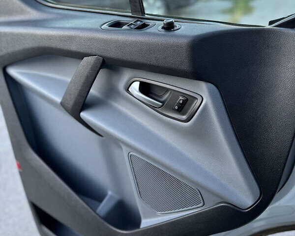 Белый Форд Турнео Кастом, объемом двигателя 2.2 л и пробегом 224 тыс. км за 16900 $, фото 31 на Automoto.ua