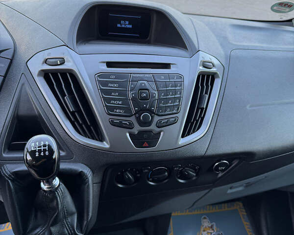 Белый Форд Турнео Кастом, объемом двигателя 2.2 л и пробегом 224 тыс. км за 16900 $, фото 12 на Automoto.ua