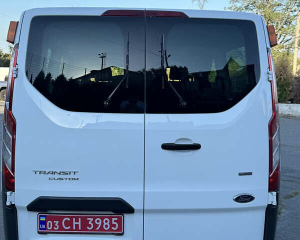 Белый Форд Турнео Кастом, объемом двигателя 2.2 л и пробегом 224 тыс. км за 16900 $, фото 4 на Automoto.ua