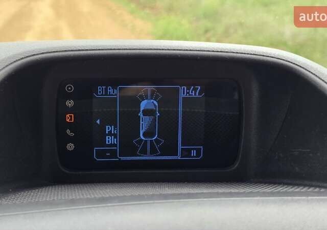 Белый Форд Турнео Кастом, объемом двигателя 2.2 л и пробегом 280 тыс. км за 16900 $, фото 16 на Automoto.ua
