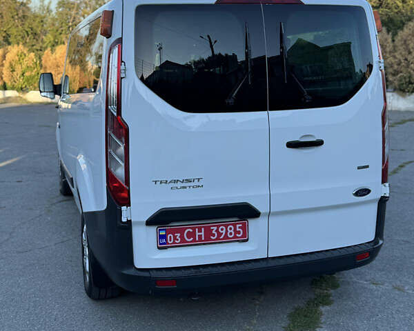 Белый Форд Турнео Кастом, объемом двигателя 2.2 л и пробегом 224 тыс. км за 16900 $, фото 3 на Automoto.ua