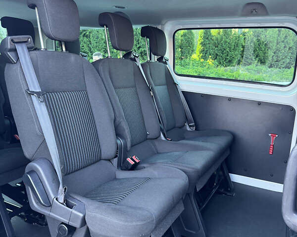 Белый Форд Турнео Кастом, объемом двигателя 2.2 л и пробегом 224 тыс. км за 16900 $, фото 49 на Automoto.ua