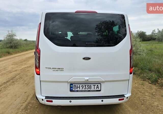 Белый Форд Турнео Кастом, объемом двигателя 2.2 л и пробегом 280 тыс. км за 16900 $, фото 7 на Automoto.ua
