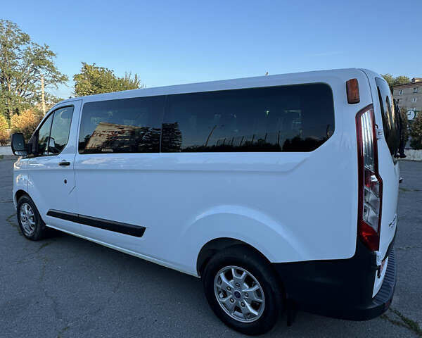 Белый Форд Турнео Кастом, объемом двигателя 2.2 л и пробегом 224 тыс. км за 16900 $, фото 11 на Automoto.ua